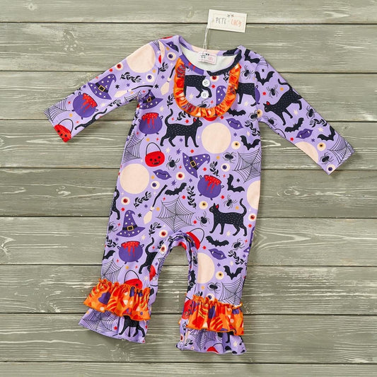 Your little Halloween cutie will look extra spooky in this No Tricks-Just Treats romper! 🎃 Featuring a fun print with black cats, witches hats, cauldrons, and bats, it's sure to make her the most festive trick or treator on the block. Not to mention the super cute double ruffle trim at the ankle! 🐱👒🧙🏼‍♀️👻⚗️ Let the Halloween tricks begin! 🤩 Pre-order item to be shipped early October